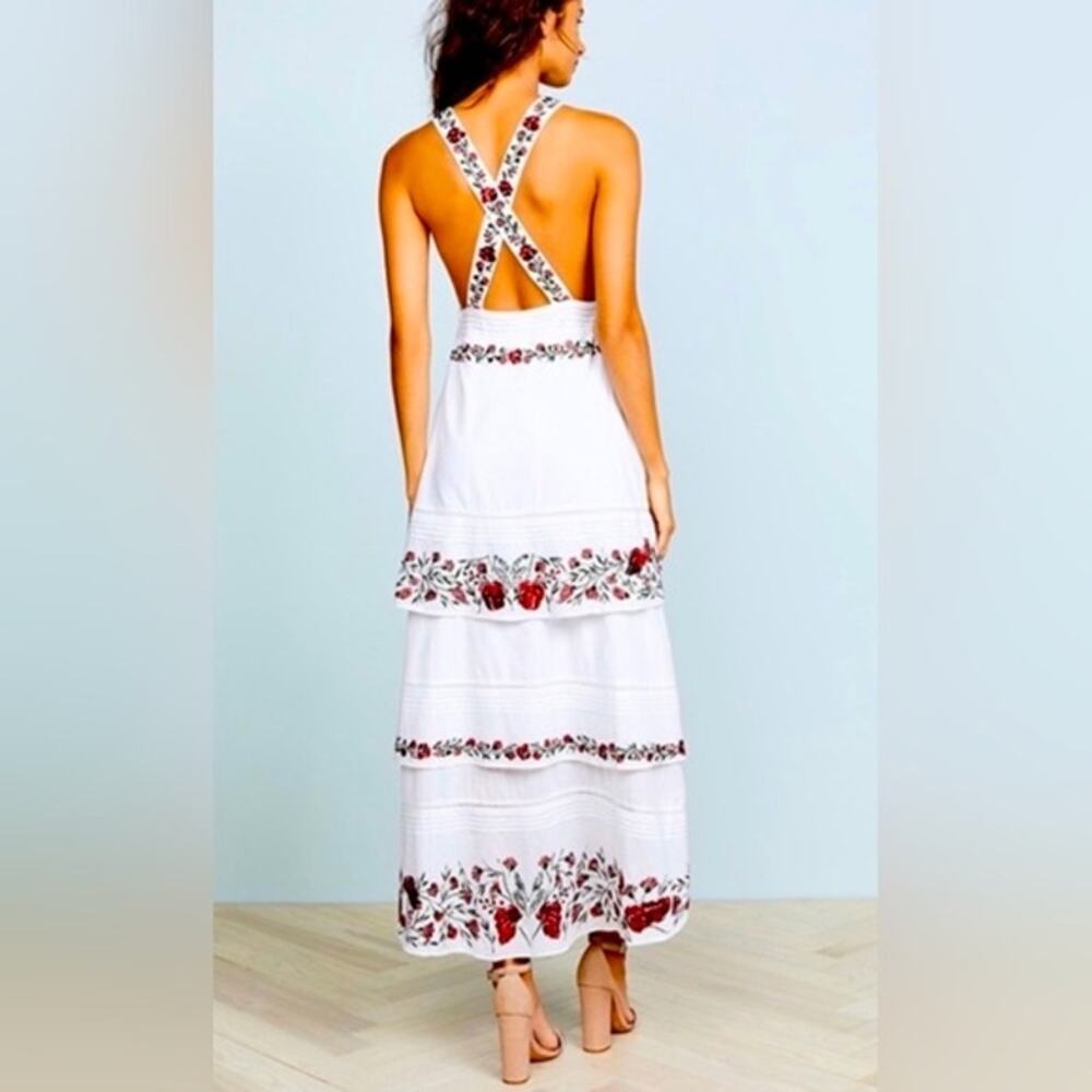 SAYLOR White Red Floral Embroidered Criss-Cross Back Tie Flowy Dress sz Medium - Picture 2 of 10